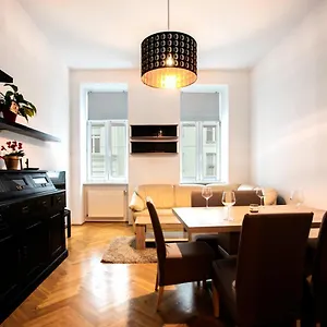3-bedroom In Apartament Wiedeń